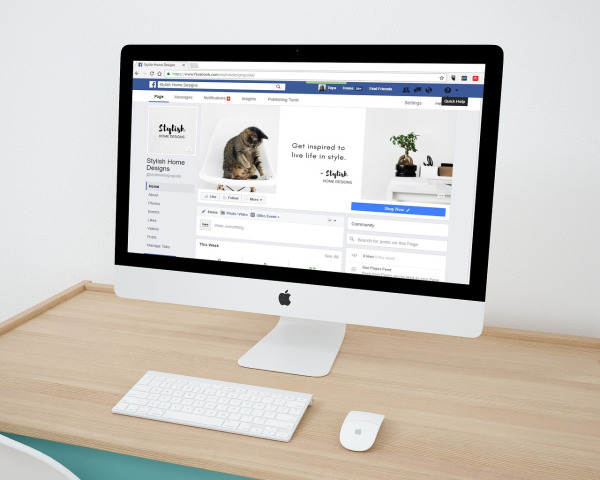website mockup on laptop